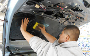 ③リアガラスは基本1枚貼り。